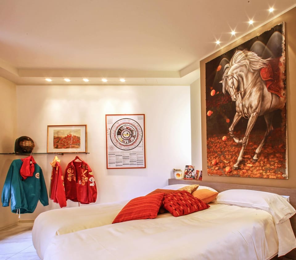 Bed, Photo of the whole room, Decorative detail, Bedroom, towels