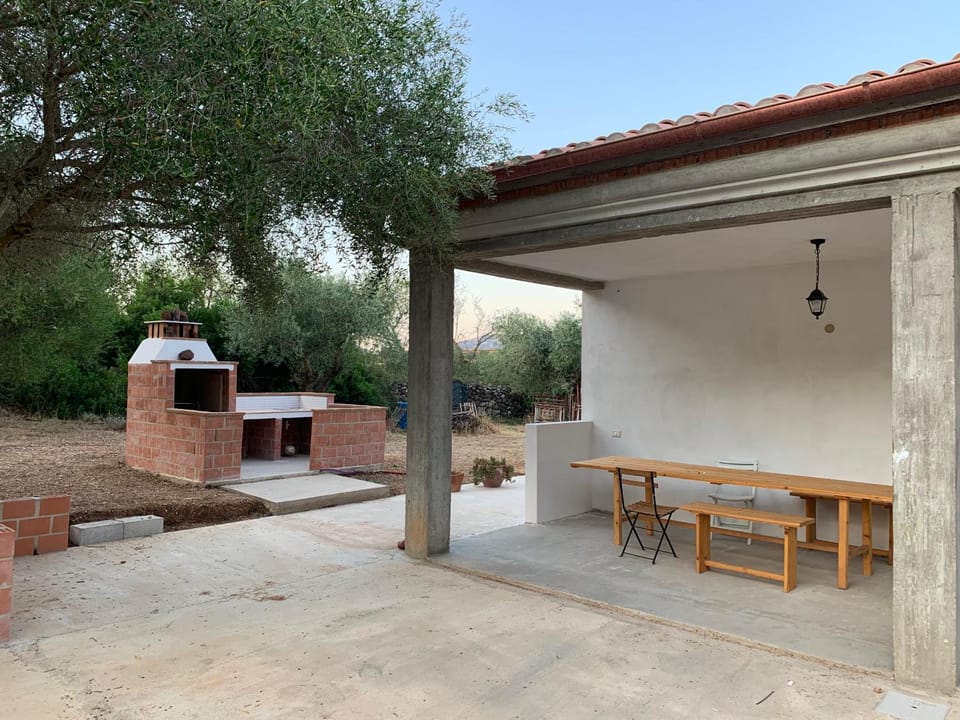 Patio, BBQ facilities