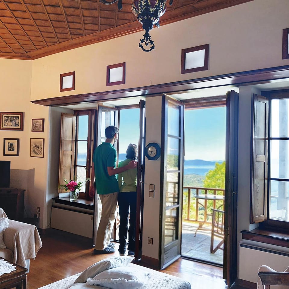 View (from property/room), Balcony/Terrace, Living room, Seating area, Guests, Sea view, group of guests, Family