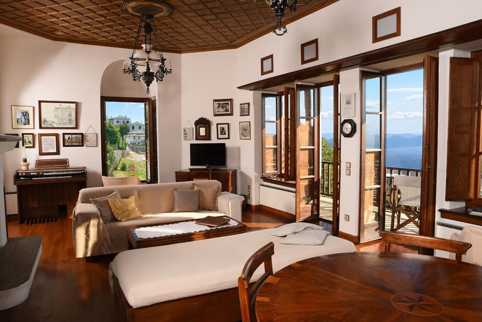 TV and multimedia, Living room, Seating area, Sea view