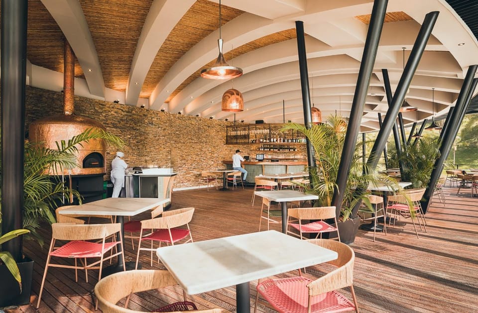Restaurant/places to eat, People