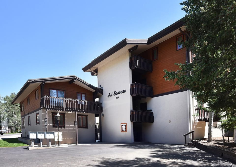 All Seasons G4 Condo Apartment in Vail