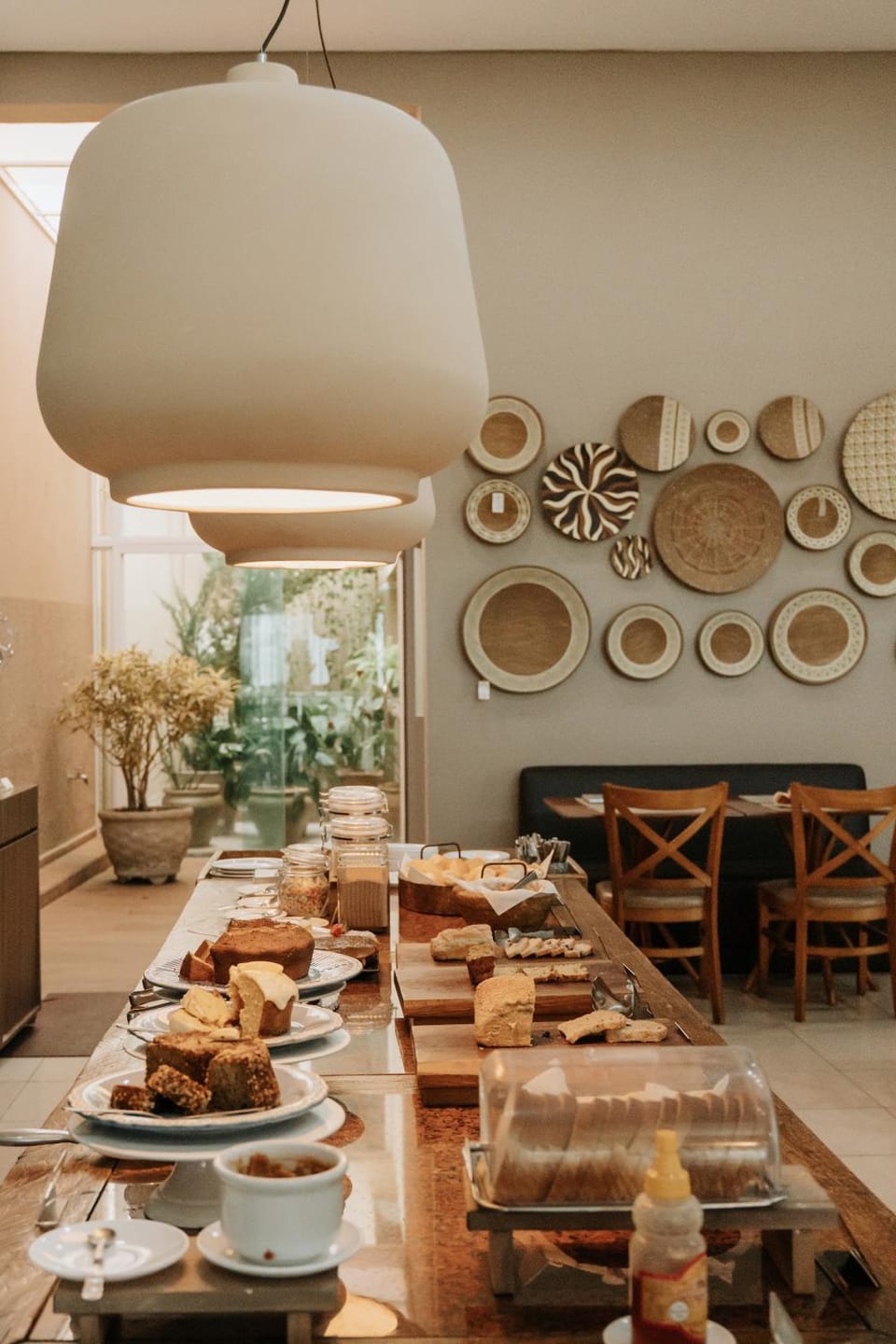 Restaurant/places to eat, Food and drinks, Banquet/Function facilities, Seating area, Food, Buffet breakfast