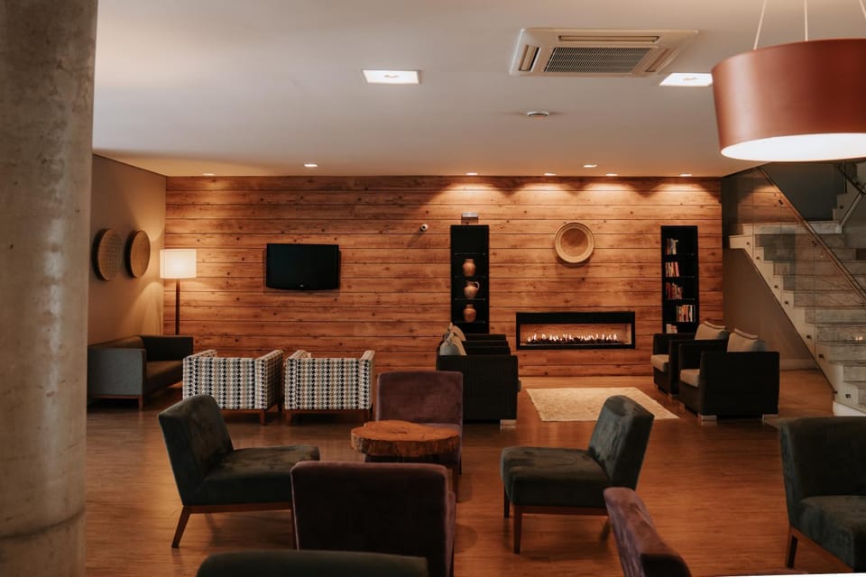 Communal lounge/ TV room, TV and multimedia, Living room, Seating area, Evening entertainment, fireplace