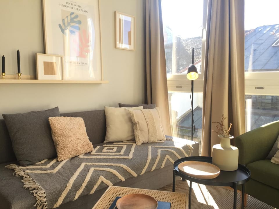 Living room, Seating area