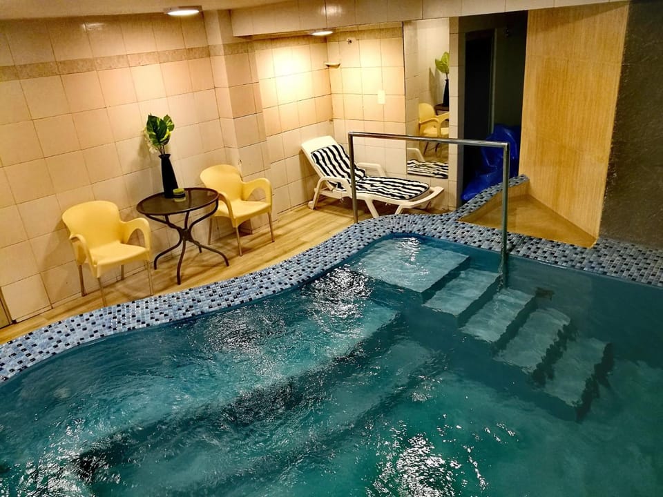 Pool view, Swimming pool