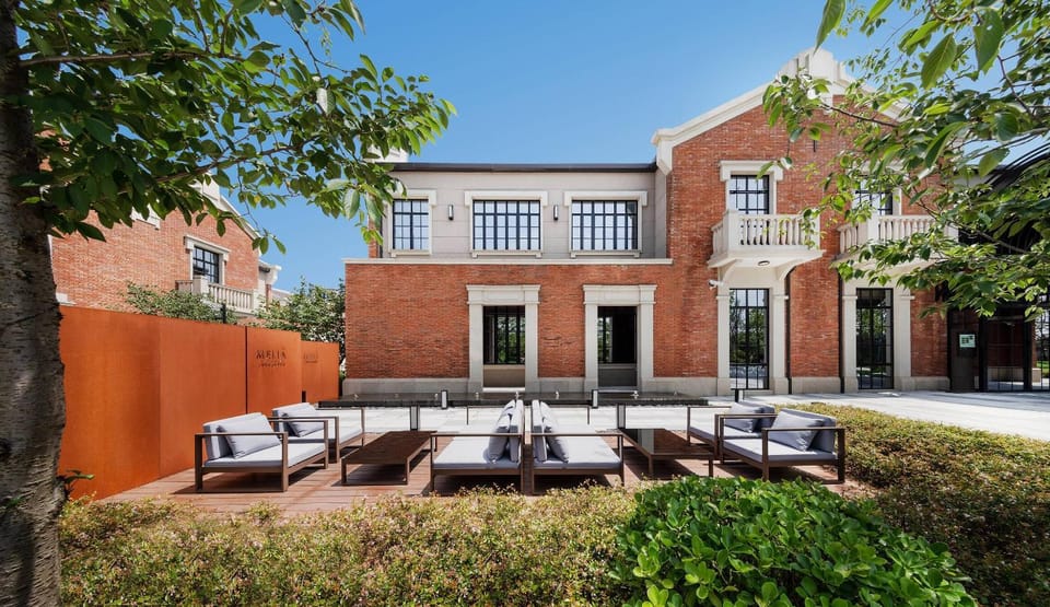 Facade/entrance, Garden, Balcony/Terrace
