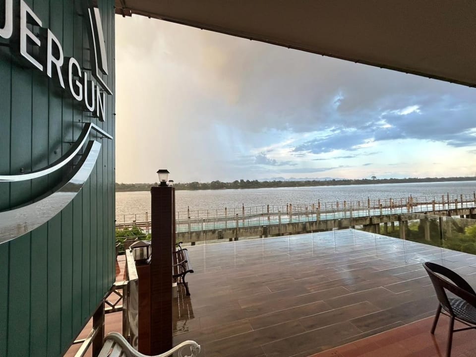 Natural landscape, View (from property/room), Balcony/Terrace, River view