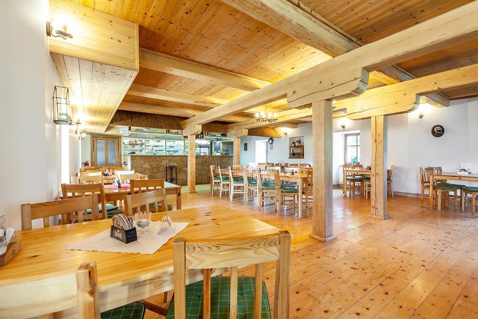 Restaurant/places to eat, Balcony/Terrace, Meals, Buffet breakfast, Lunch, Dinner, Drinks, Alcoholic drinks, Non alcoholic drinks