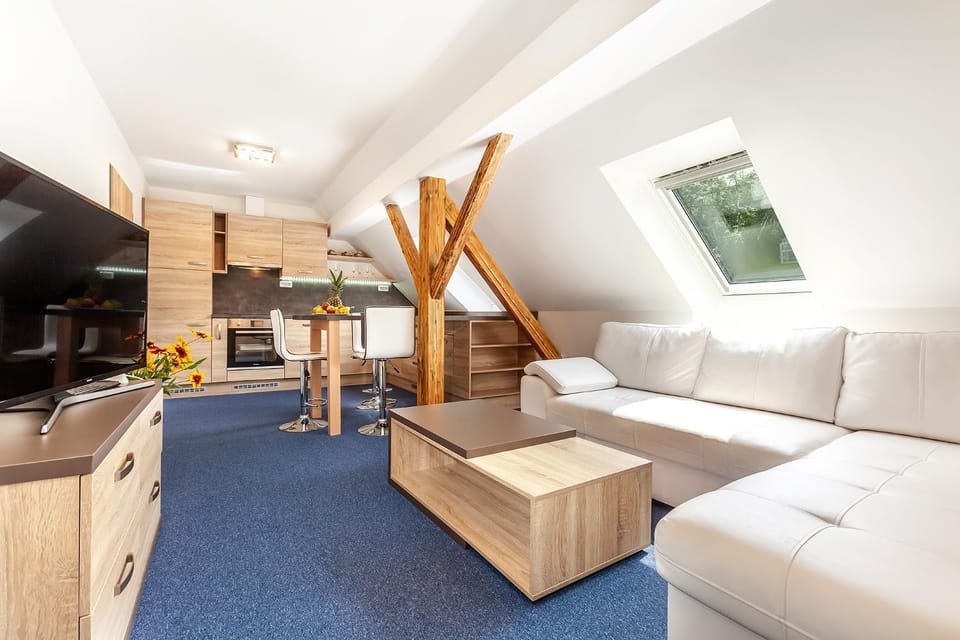 Toilet, Bathroom, TV and multimedia, Coffee/tea facilities, Kitchen or kitchenette, Living room, Seating area, Bedroom, Bath
