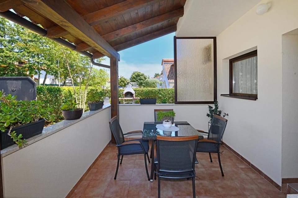 Garden, Seating area