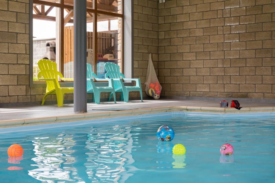 Swimming pool, Swimming pool