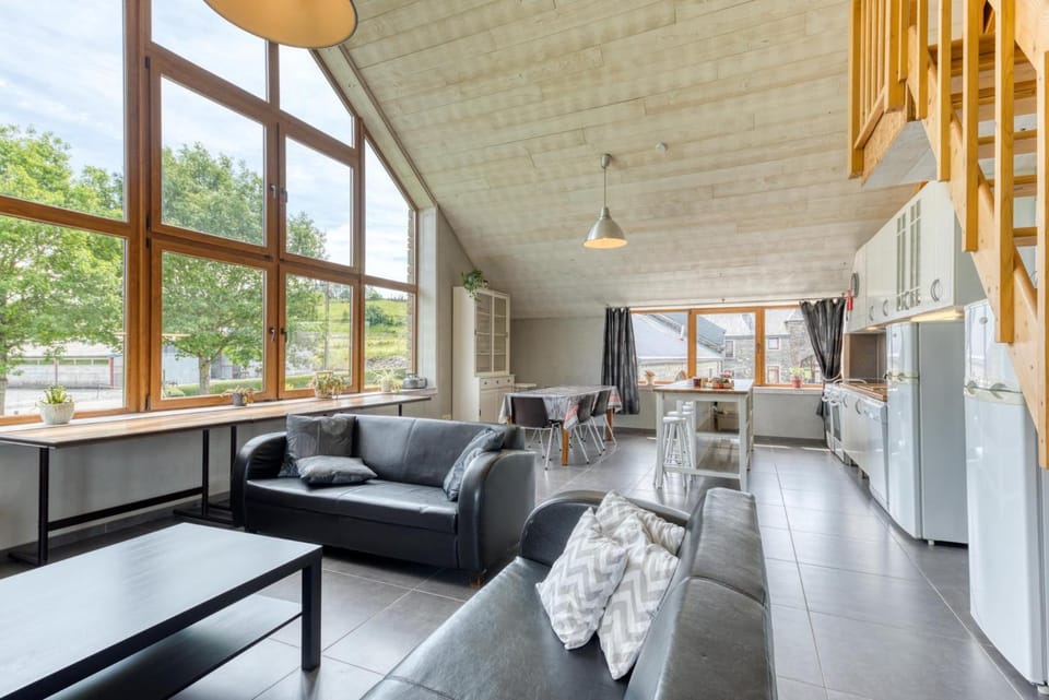 Living room, Lounge or bar
