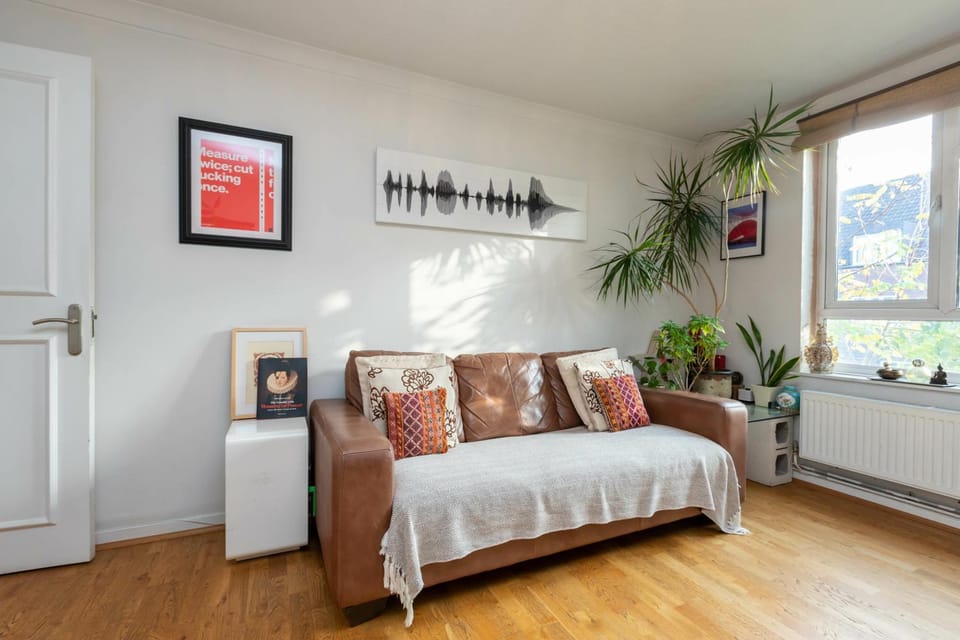 Battersea 2 Bedroom Flat Apartment in London
