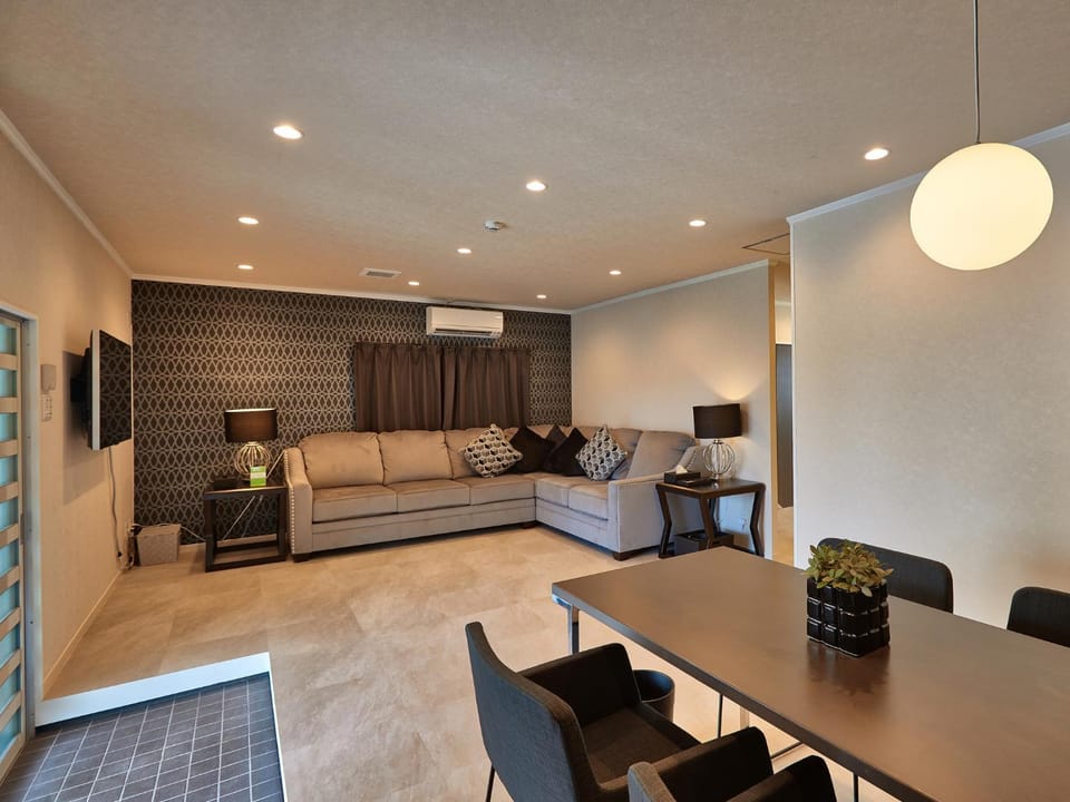 Living room, Photo of the whole room
