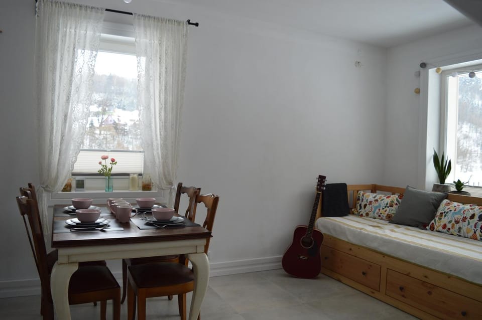 Living room, Seating area, Dining area