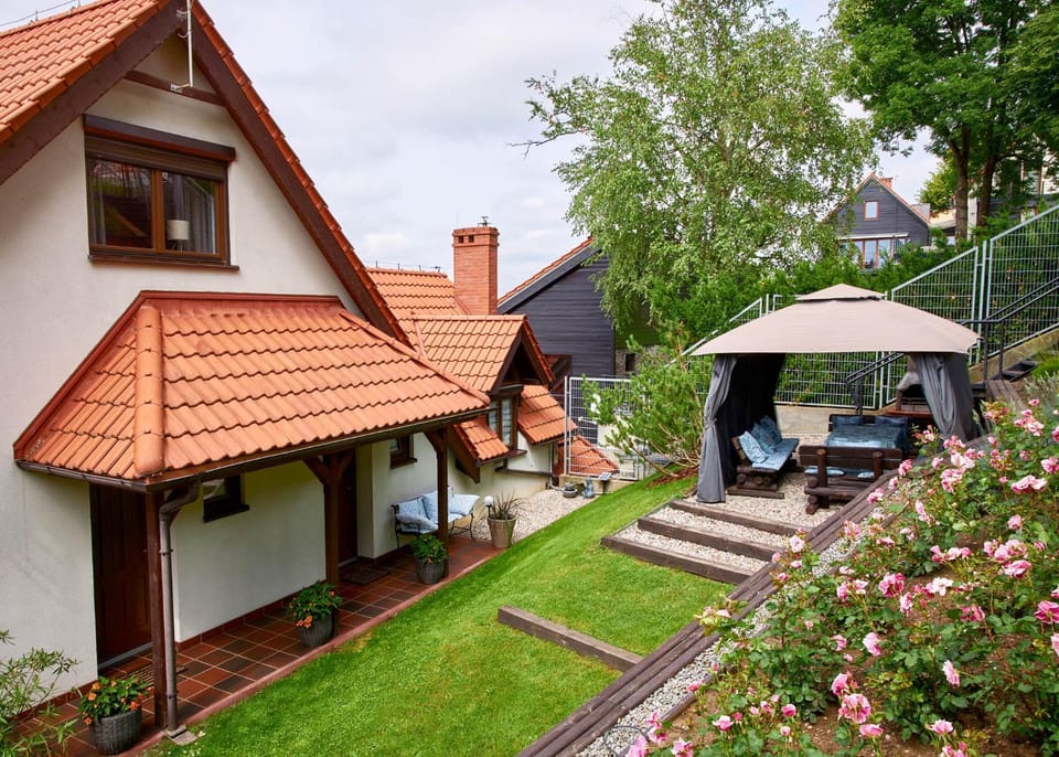 Property building, BBQ facilities, Garden, Garden view, Inner courtyard view