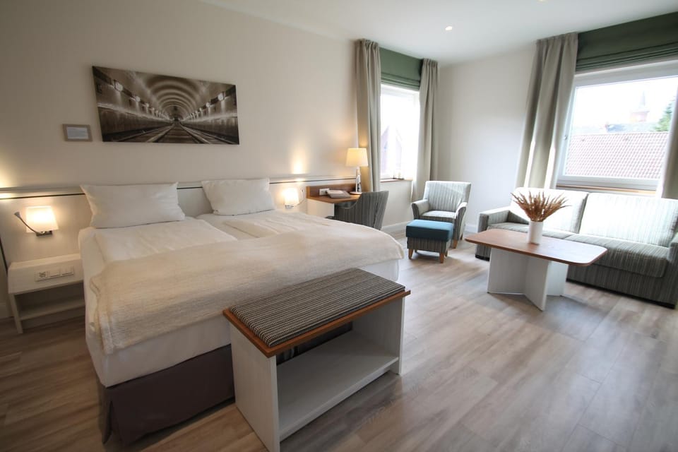 Bed, Seating area, Bedroom