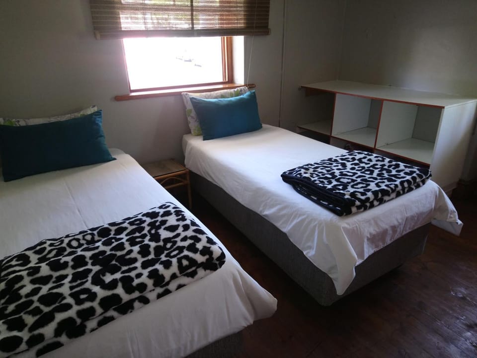 Bed, Bedroom, Family
