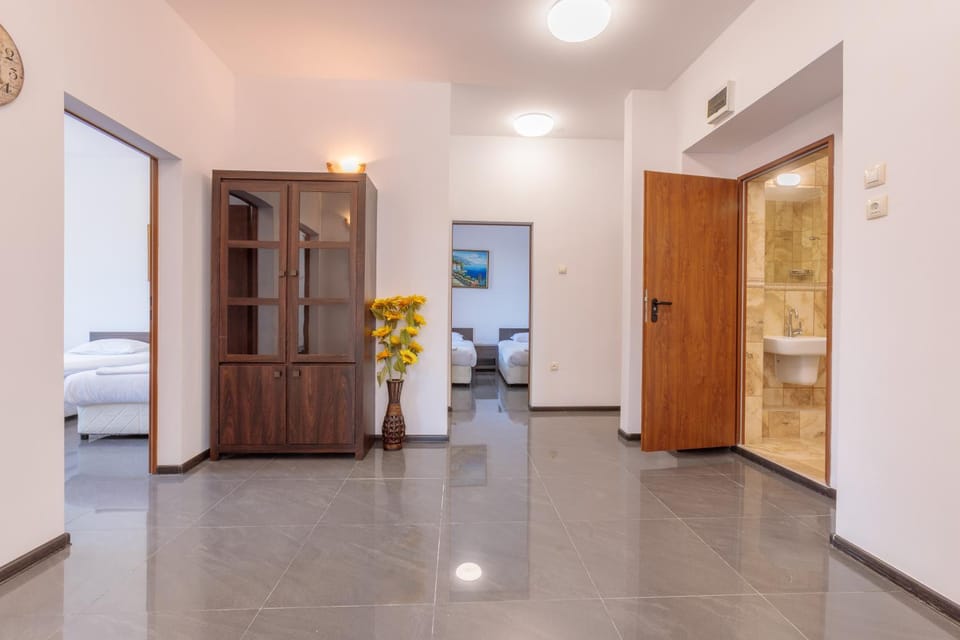 SeaSide Guest Rooms Bed and Breakfast in Burgas
