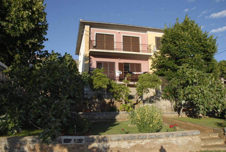 Property building, Facade/entrance, Garden view