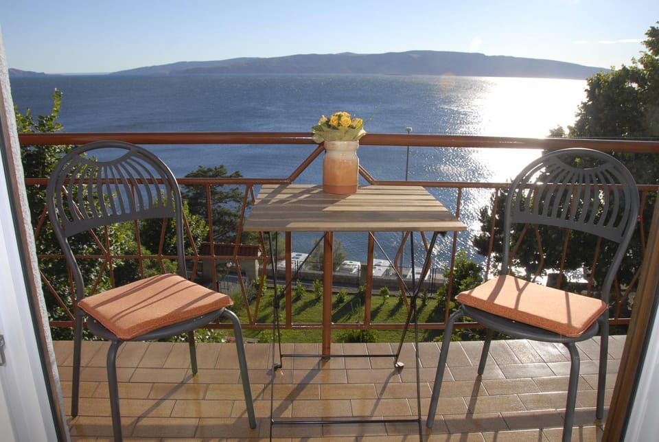 Patio, Balcony/Terrace, Seating area, City view, Garden view, Landmark view, Sea view