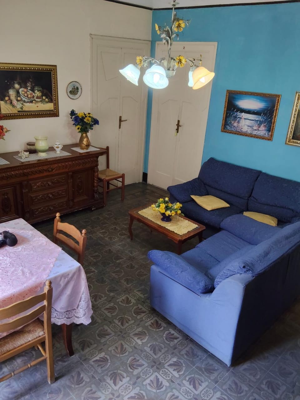 Communal lounge/ TV room, internet