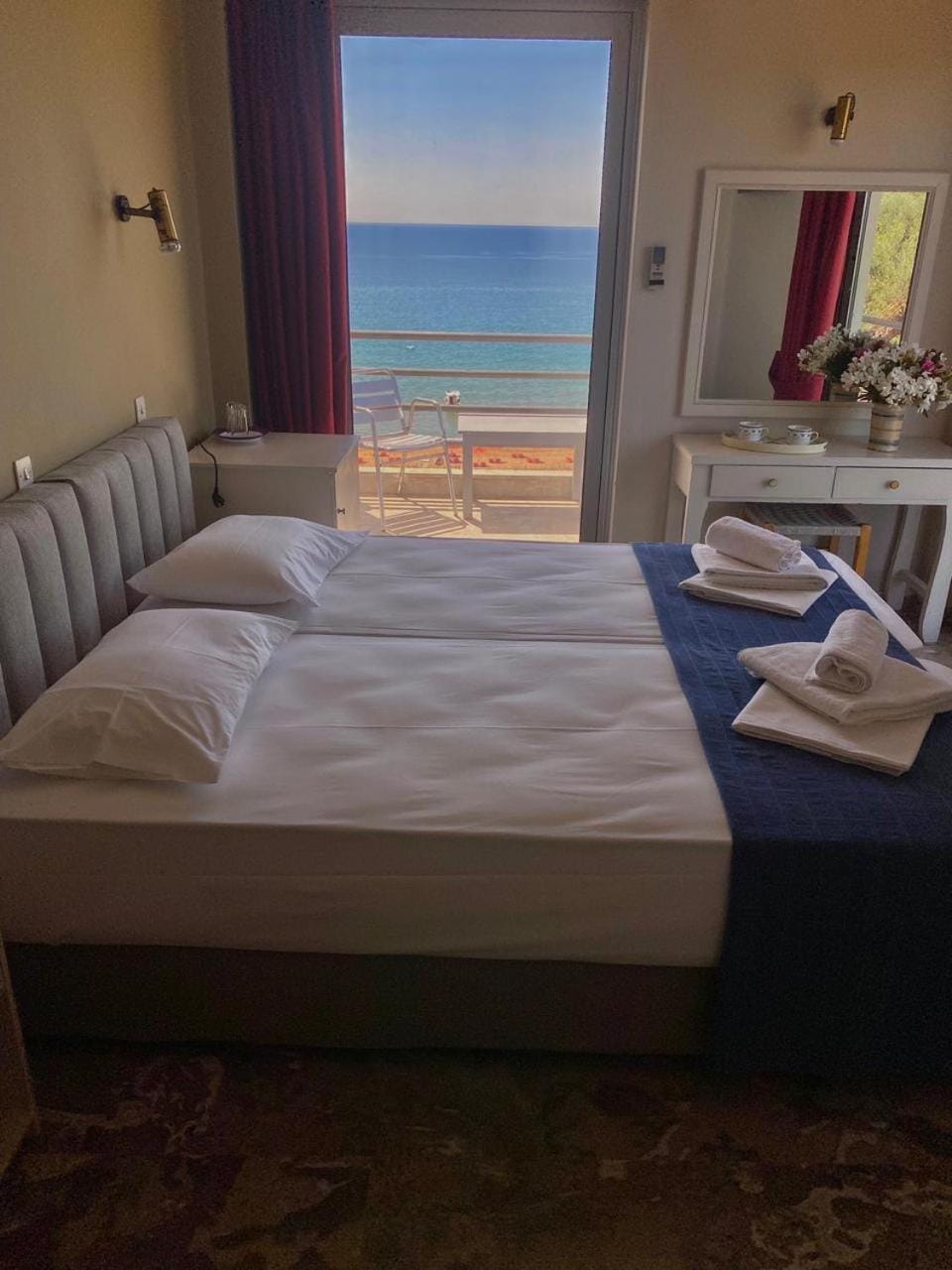Bed, Natural landscape, View (from property/room), Balcony/Terrace, Beach, Bedroom, Sea view, towels