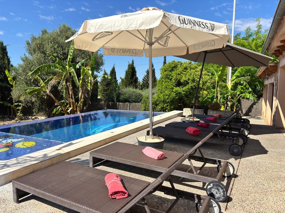 Country house Samantha & pool near Santa Maria House in Raiguer