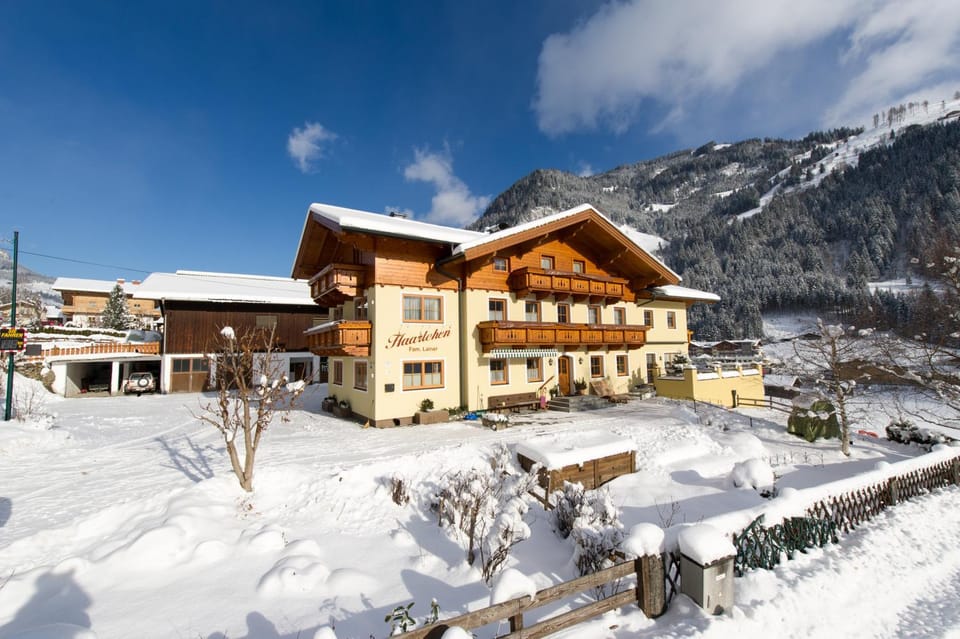 Facade/entrance, Winter, Garden view, Mountain view