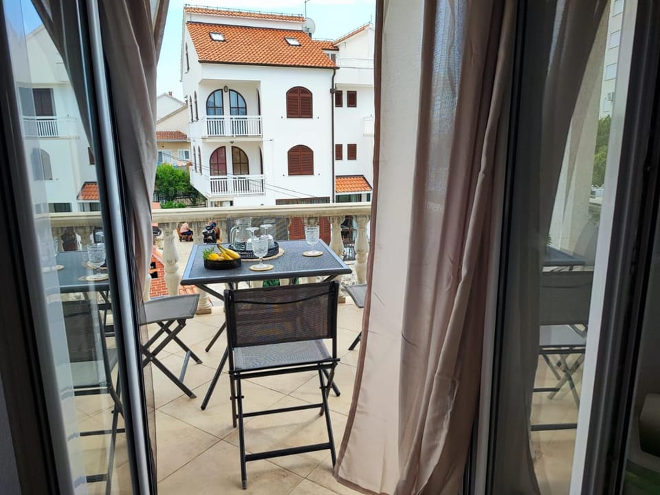 Balcony/Terrace, Garden view