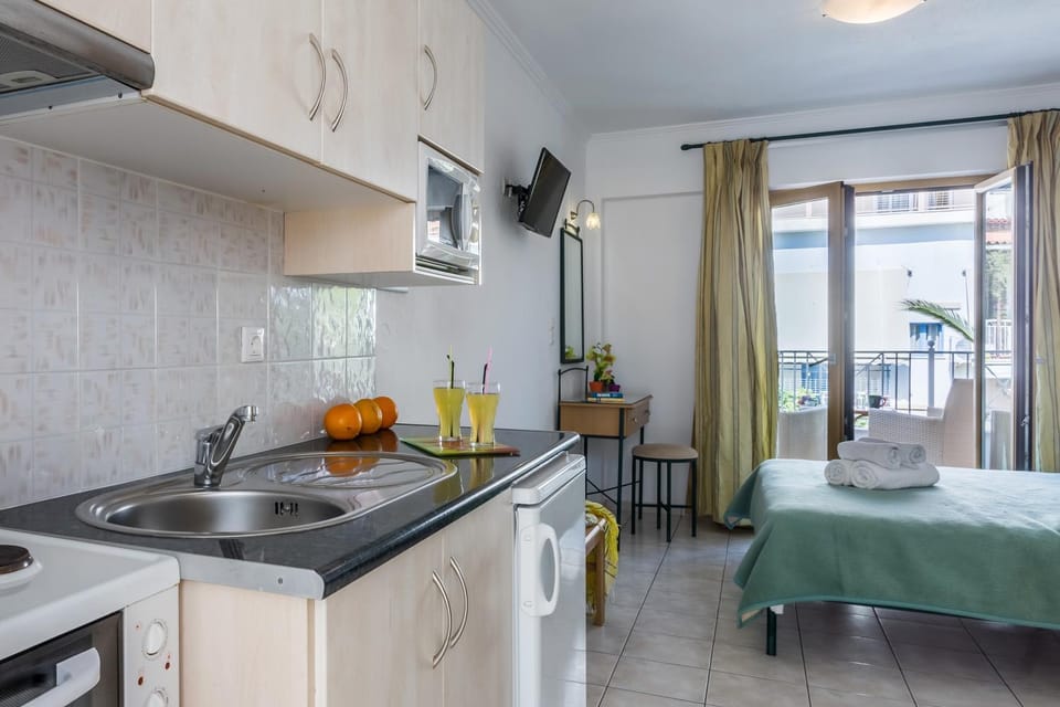 TV and multimedia, Kitchen or kitchenette, Bedroom
