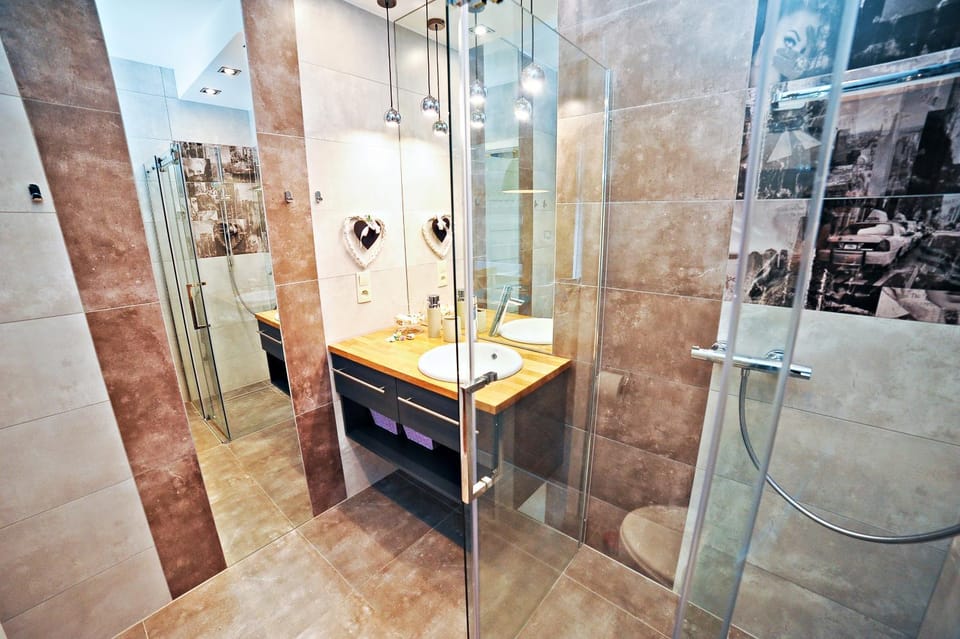 Shower, Bathroom