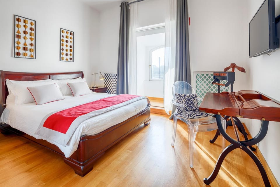 Bedroom, Landmark view