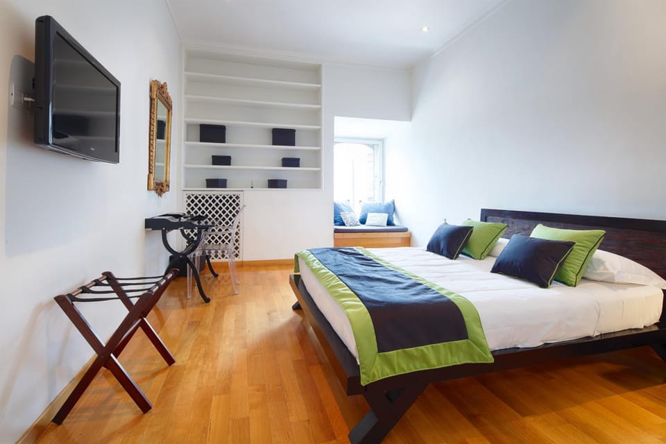 Photo of the whole room, Bedroom, Landmark view