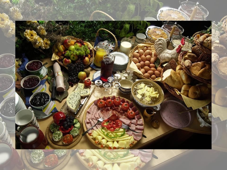 Continental breakfast, Buffet breakfast