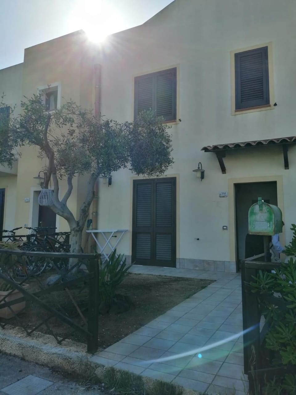 Facade/entrance