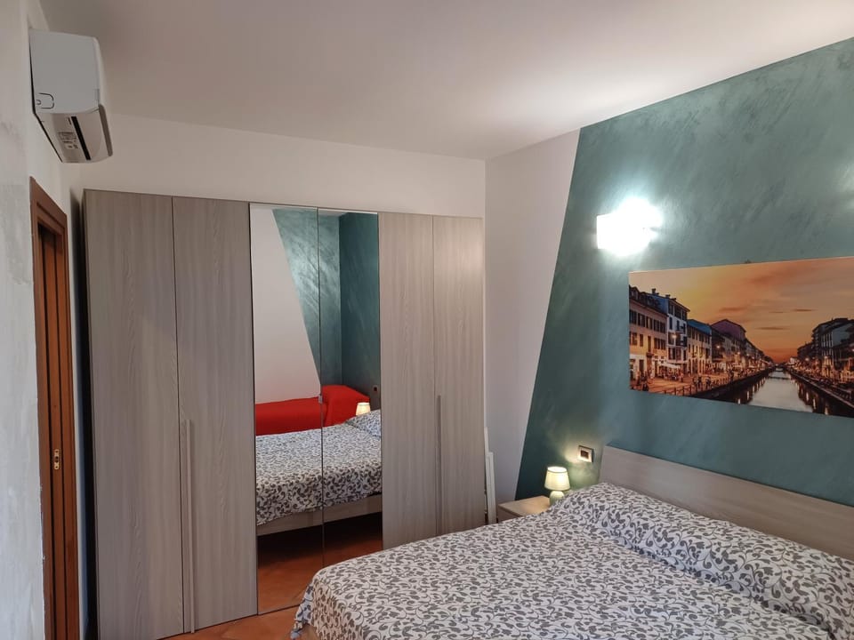 Bed, Photo of the whole room, Bedroom, wardrobe, air conditioner