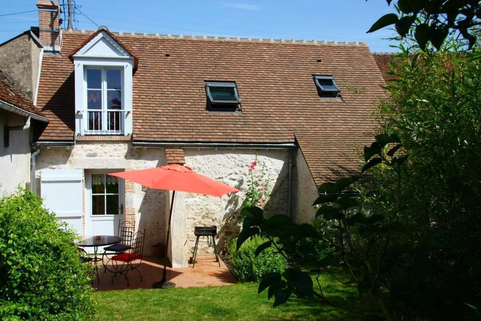 Maison confortable avec jardin à Mardié + Terrasse House in Centre-Val de Loire