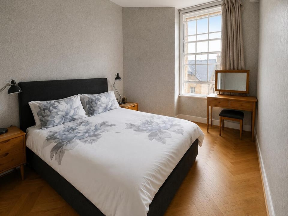 Royal Mile Apartment Excellent Location 3rd Floor No Lift Apartment in Edinburgh