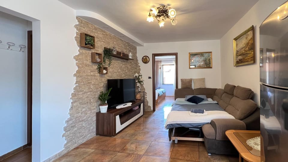 TV and multimedia, Living room, Bedroom