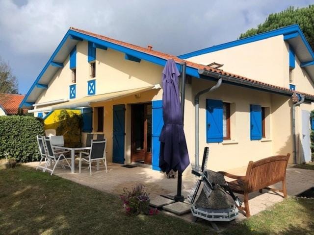 Property building, Day