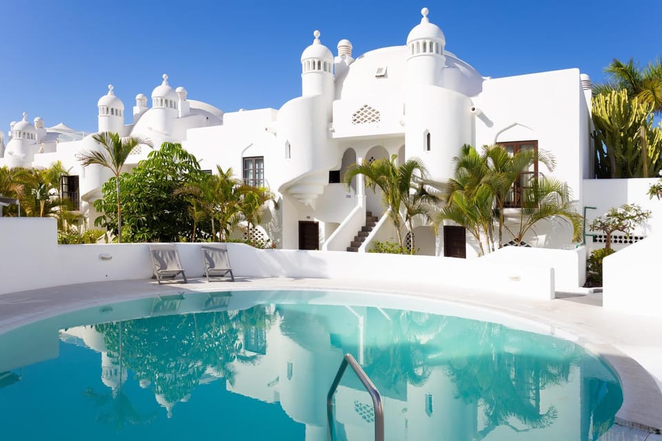 Property building, Swimming pool