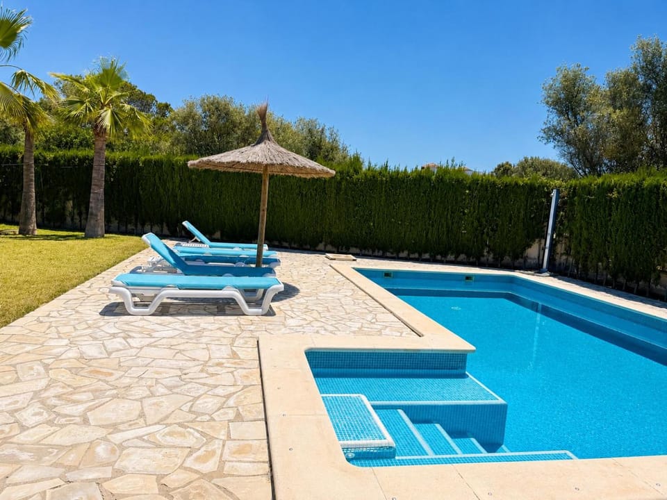 Swimming pool, Swimming pool