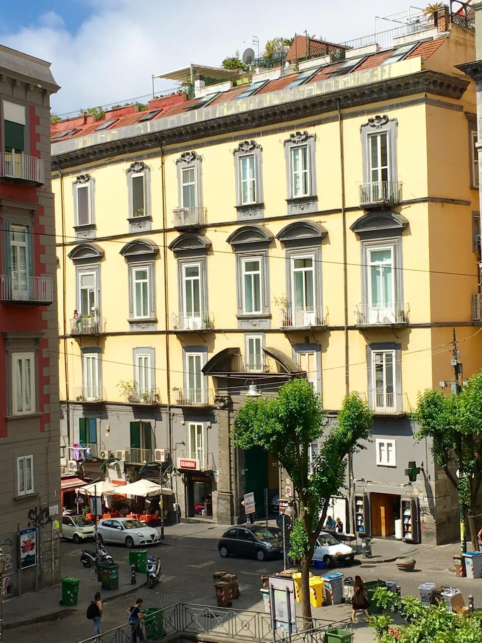 Facade/entrance, City view, Street view