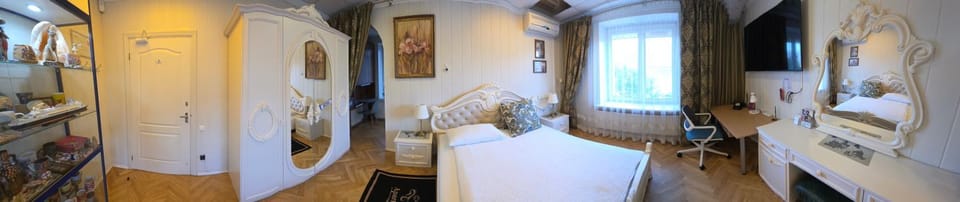 Bed, TV and multimedia, Photo of the whole room, Bedroom, wardrobe, air conditioner