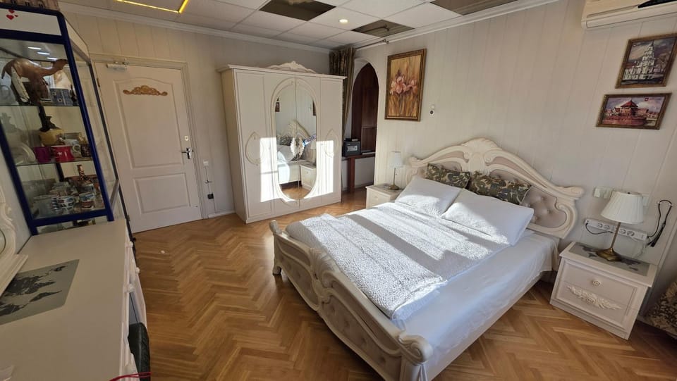 Bed, Photo of the whole room, Bedroom, wardrobe