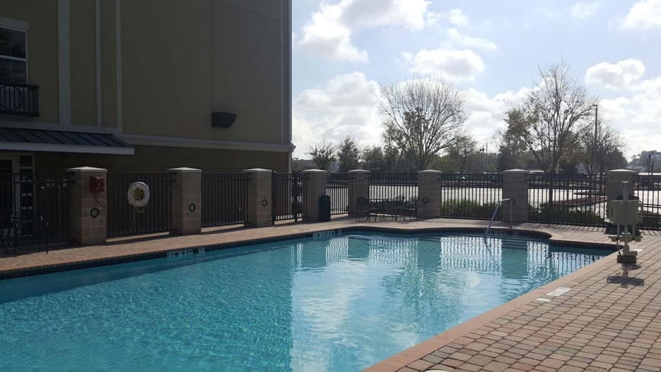 Swimming pool, Swimming pool