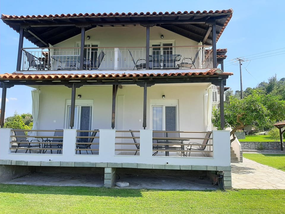 Latoura Studios Apartment in Halkidiki