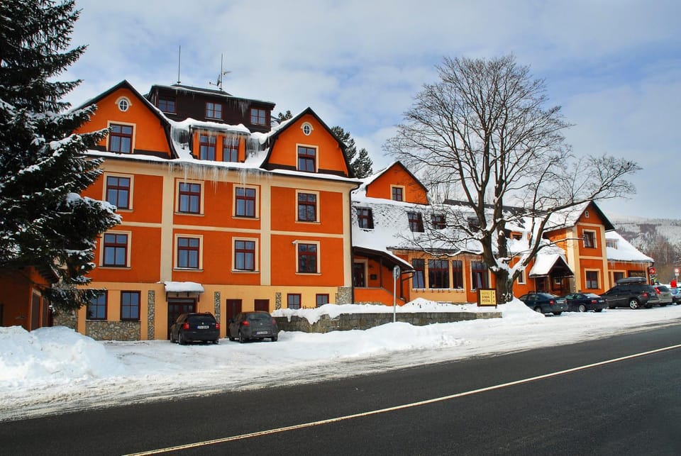 Property building, Facade/entrance, Winter